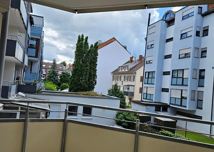 City-Center Apartment Boeblingen Mit Balkon,Parking,Smart-Tv