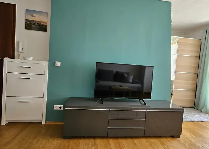 City-Center Apartment Boeblingen Mit Balkon,Parking,Smart-Tv